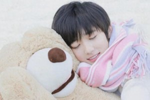 宋亚轩：从内向少年到治愈系偶像的成长之路