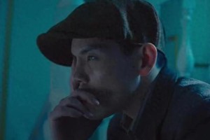 向佐《门前宝地》手指捂脸动作走红网络